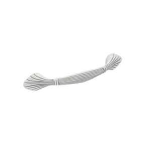 Immagine di Maniglia per mobili HZ0503 interasse mm 128 in lega di zinco royal bianco patina argento 