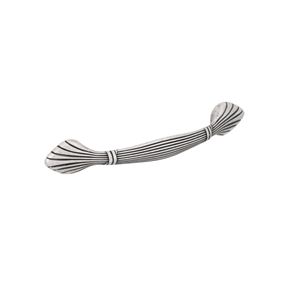 Immagine di Maniglia per mobili HZ0503 interasse mm 96 in lega di zinco argento vecchio brillante 